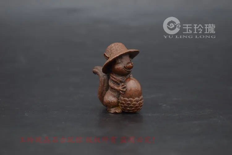 

Lovely squirrel small ornament antique bronze ware