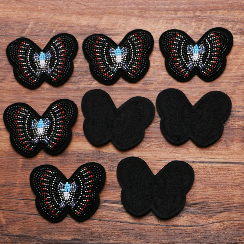 Аппликация ручной работы с вышивкой в виде бабочки Стразы вышитые бисером