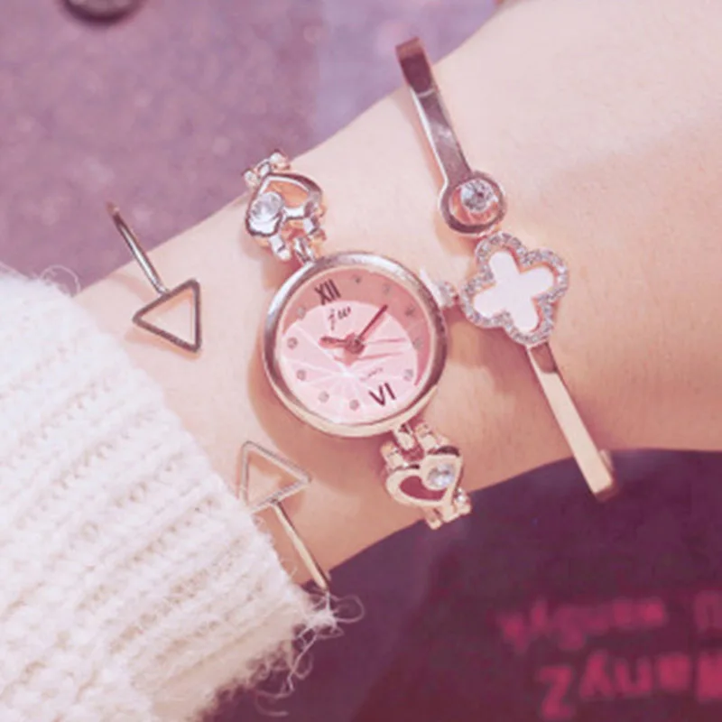

Brand Luxury Watch Fashion Luck Clock Matching Bracelet Schoolgirl Waterproof Quartz Photographer Gold Wristwatch reloj mujer