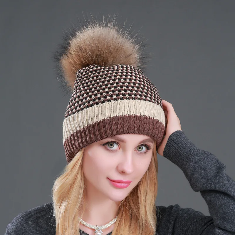 

Winter skin straw hat to keep warm winter knitting joker plus female velvet hat really raccoon fur ball ball cap