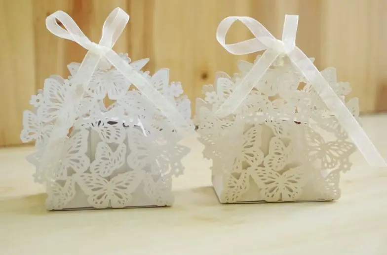 Подарочная бумажная коробка в виде бабочки креативная для свадебных конфет с