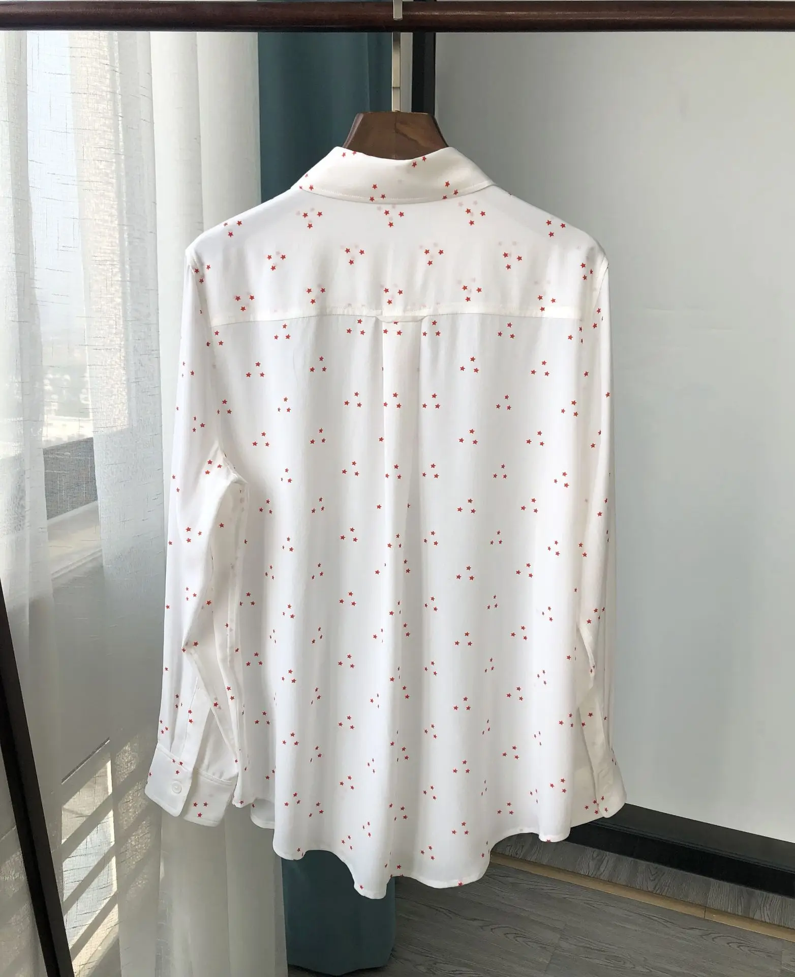 Женская рубашка из натурального шелка офисная блузка с длинным рукавом и принтом