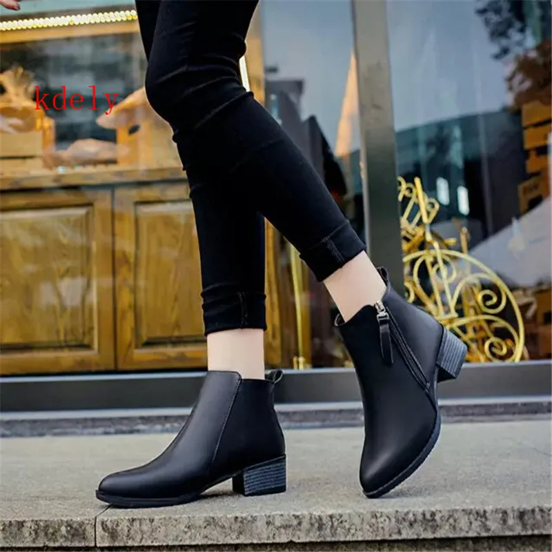 Осень-зима 2020 новые стильные популярные короткие ботинки в британском стиле на