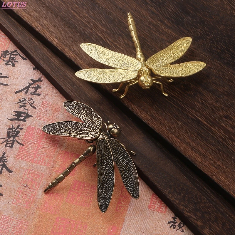 

Fashion Brass Dragonfly Figurines Simulation Animal Toy Removable Wings Office Desk Small Ornament Living Room TV Cabinet Decors