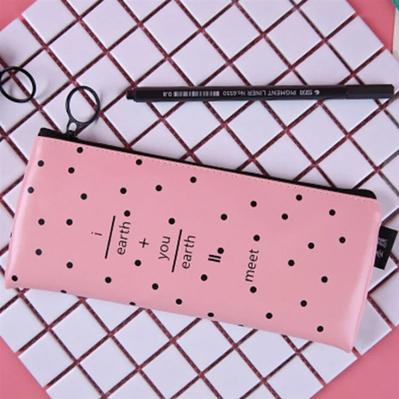 Женская косметичка с буквенным принтом креативная дорожная маленькая сумка для