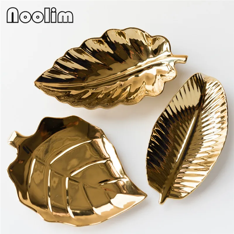 Поднос керамический в форме золотого листа для украшений скандинавском стиле |