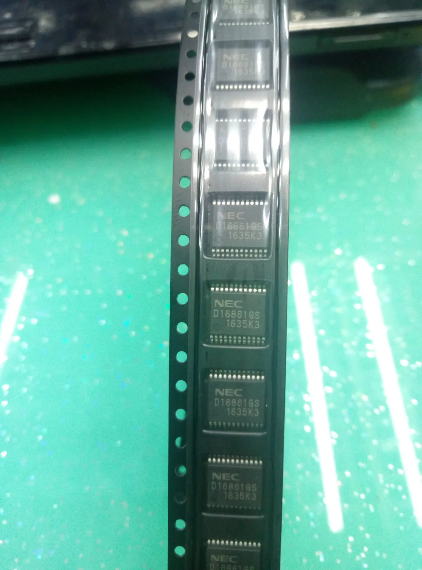 D16861GS UPD16861GS SSOP24