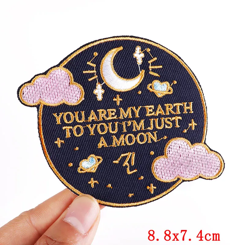 Мультяшные вышитые нашивки на одежду с буквами и цветами аппликация