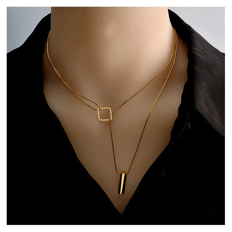 

COWBREAD Multilayer Necklace for Women Simple Personality Necklace Clavicle Chain Square Geometry Women's Neck Chain Jewelry