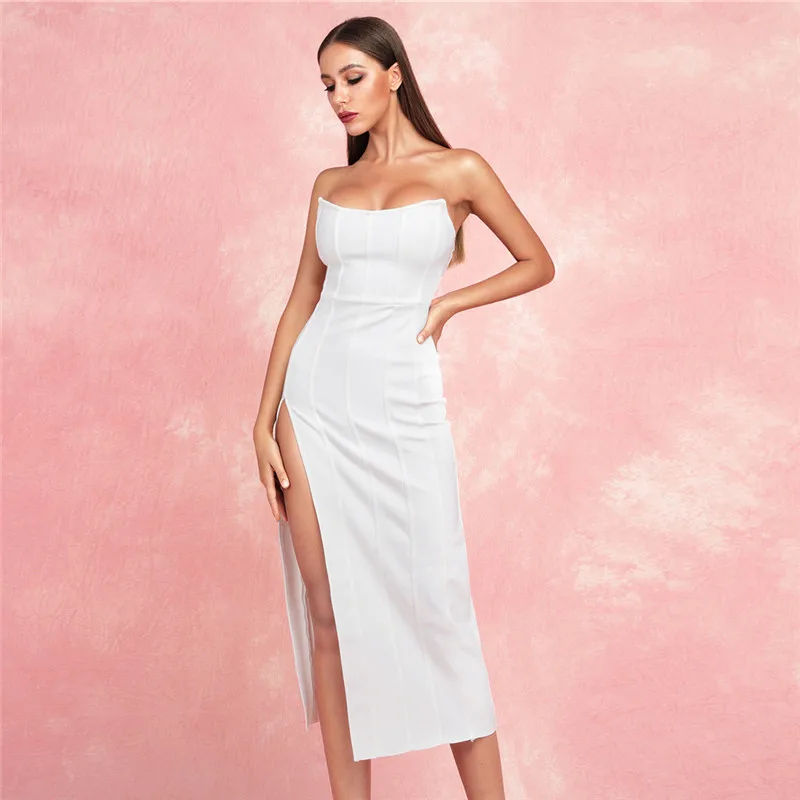 Женское облегающее платье без рукавов белое элегантное вечернее до середины
