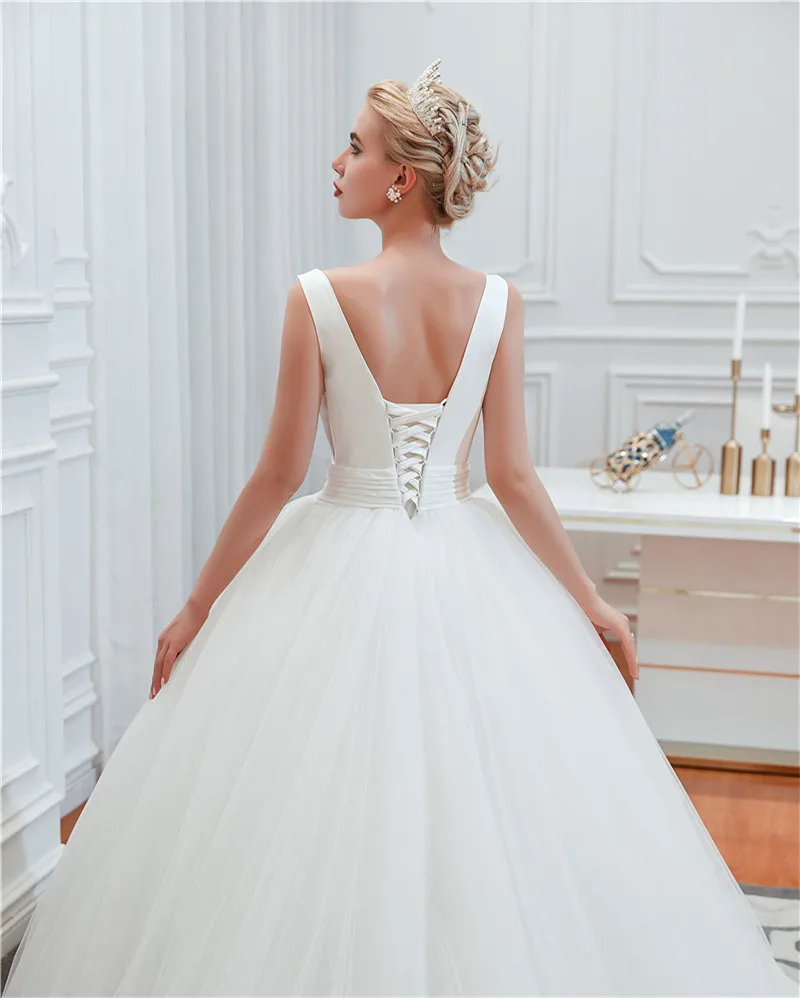 

Elegant Simple Wedding Dress Sexy Deep V-neck Pleat Wedding Gowns Draped Lace-up Backless Robe Mariage Wedding Dress Plus Size