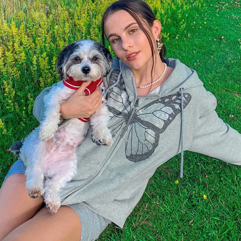 

Hoodies & Sweatshirts