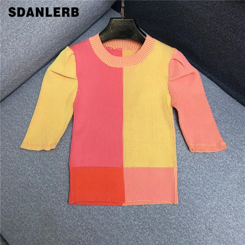 

Женская трикотажная футболка, универсальный топ контрастных цветов в полоску с круглым вырезом и рукавами-фонариками, весна-лето 2021