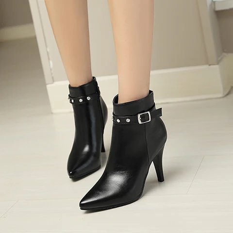 Ботинки мартинсы на тонком каблуке с пряжкой и молнией сбоку|Женские