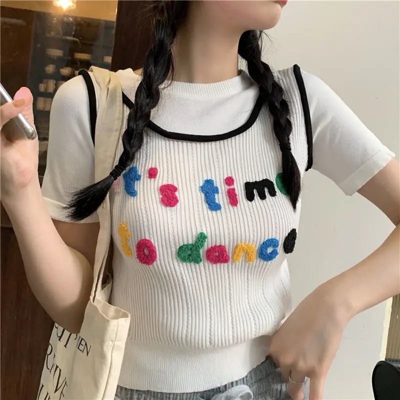 

South Korea's fake two-piece T-shirt women's 2020 summer new contrast slim knit short sleeve jacket