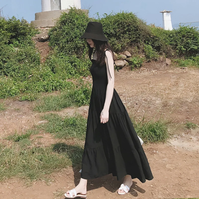 Маленькое черное платье в стиле Хепберн во французском ретро стройнящее изящное