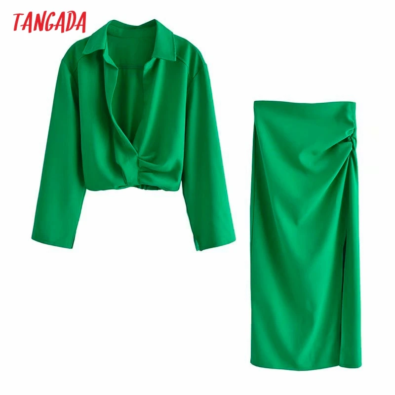 

Костюм-двойка женский зеленый с юбкой и укороченной рубашкой