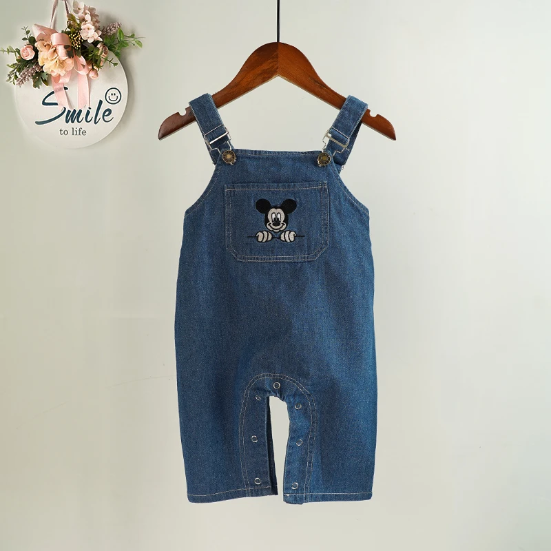 Комбинезон детский джинсовый с рисунком Микки Мауса на Возраст 3-12 месяцев |