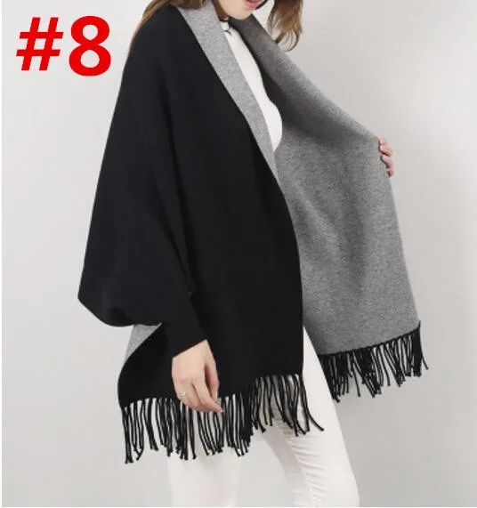 

Женское Трикотажное пончо с рукавами «летучая мышь», с кисточками