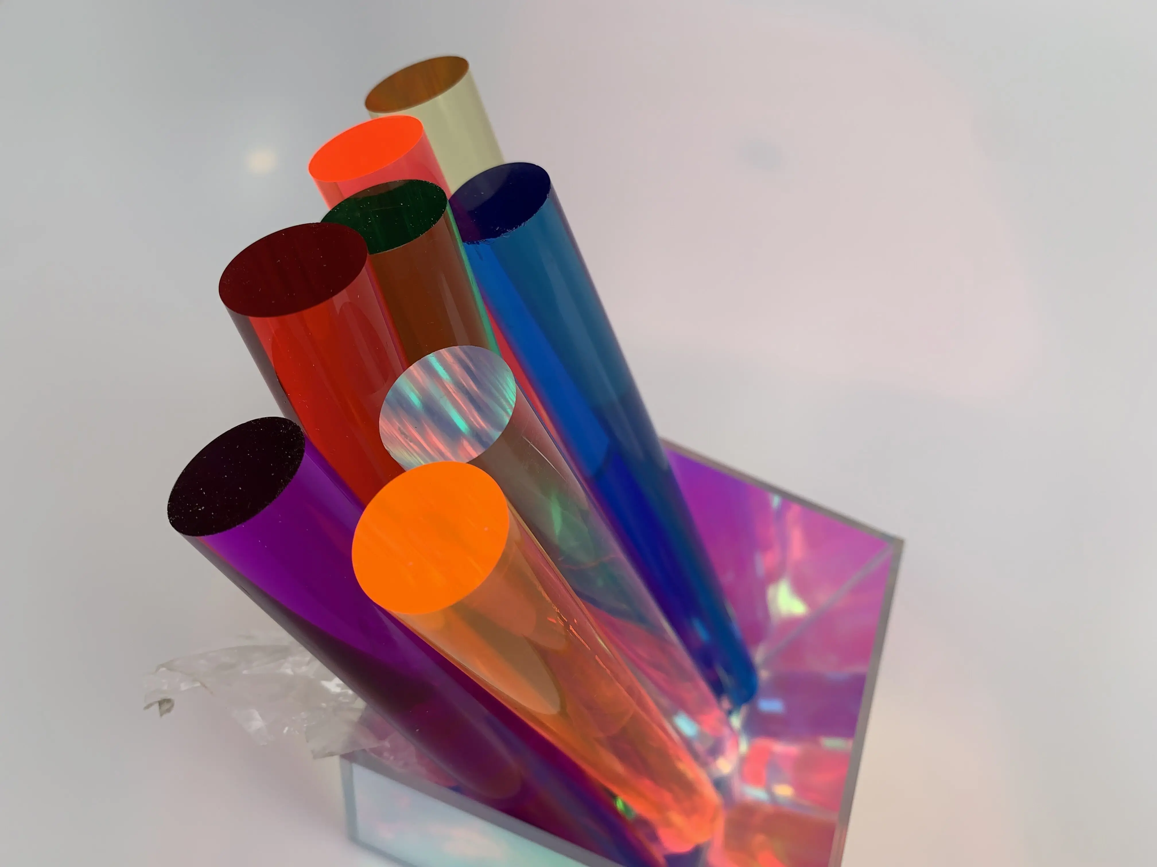 Пластиковый акриловый прозрачный цветной стержень диаметром 20 мм