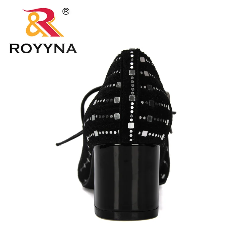 ROYYNA/Новинка 2019 года дизайнерские модные туфли-лодочки женские кожаные туфли на