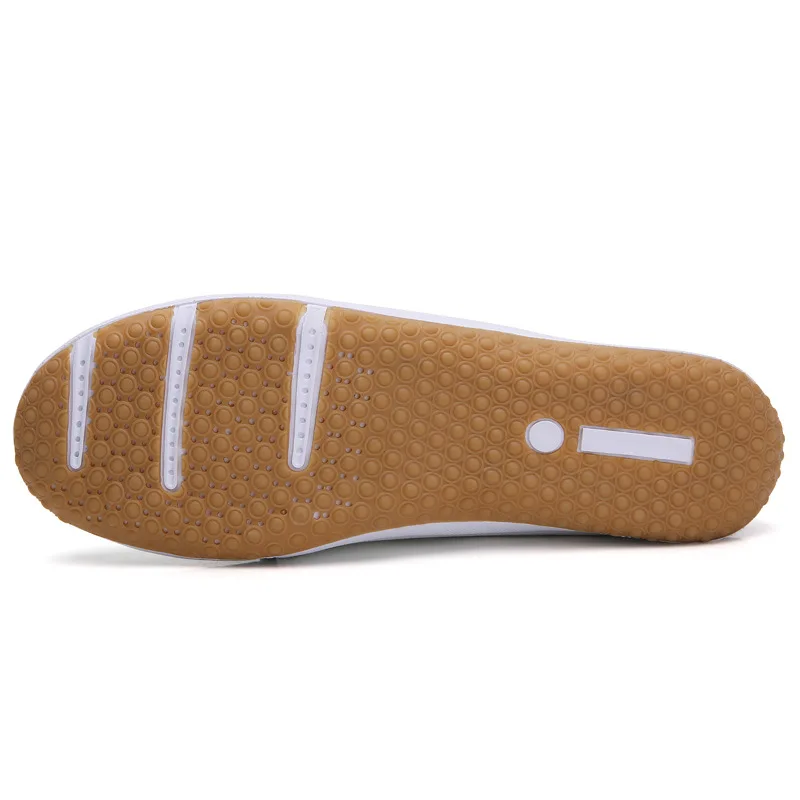 

2021 summer new style female Sandal large size hollow hole hollows shoes leather mother shoes female single breathable nurse sma