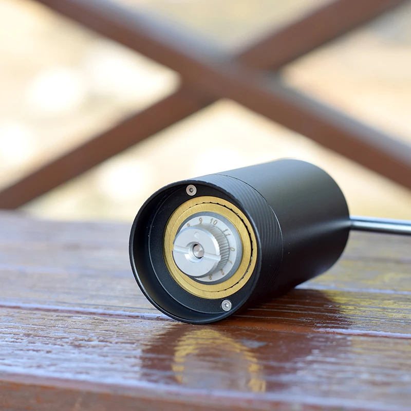 Мини ручная кофемолка портативная бытовые кофейные инструменты с титановым