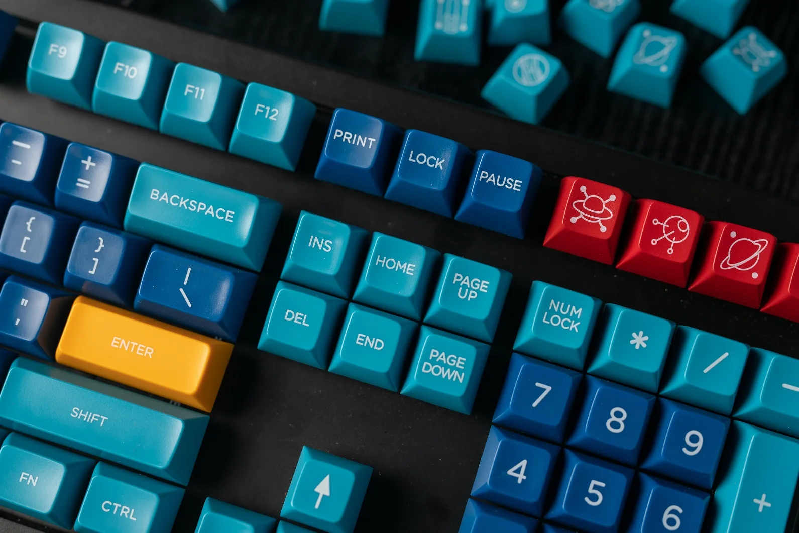 Подвеска под ключи DND SA из АБС-пластика металлическая бежевая голубая gh60 xd64 xd84 xd96