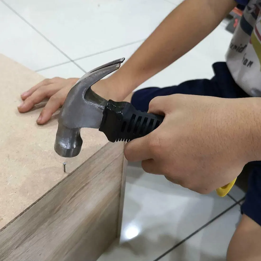 

Portable mini shockproof claw hammer car multi-function hammer escape hammer Anti-skid plastic claw hammer household