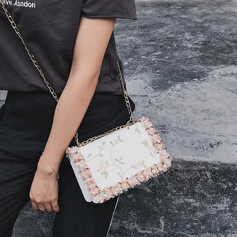 Vintage Flower Lace Handbags Women's Crossbody Bags 2021 Fashion Gold Chain Ladies Messenger Bag Evening Clutch Female Purses