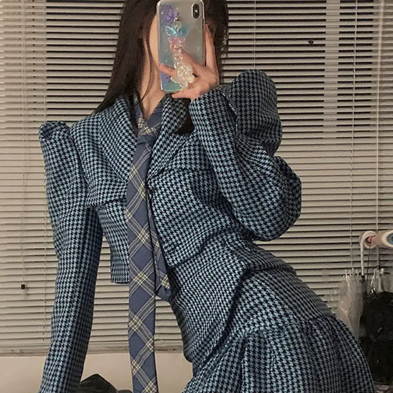 

Korea Fashion Spring and Autumn 2021 suit new small short suit female high waist skirt two-piece female Plaid pleated skirt
