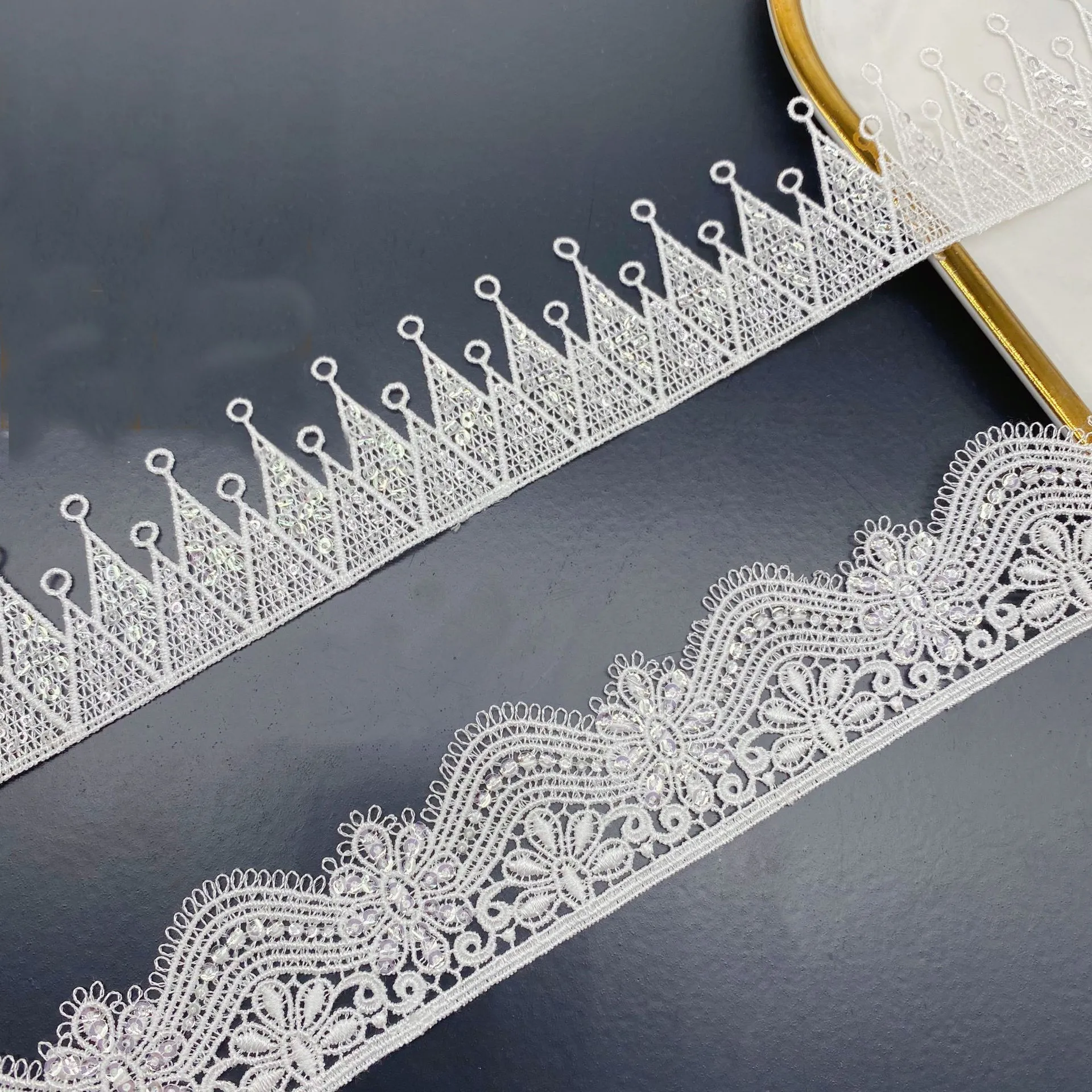 Кружевная ткань с блестками 3 ярда