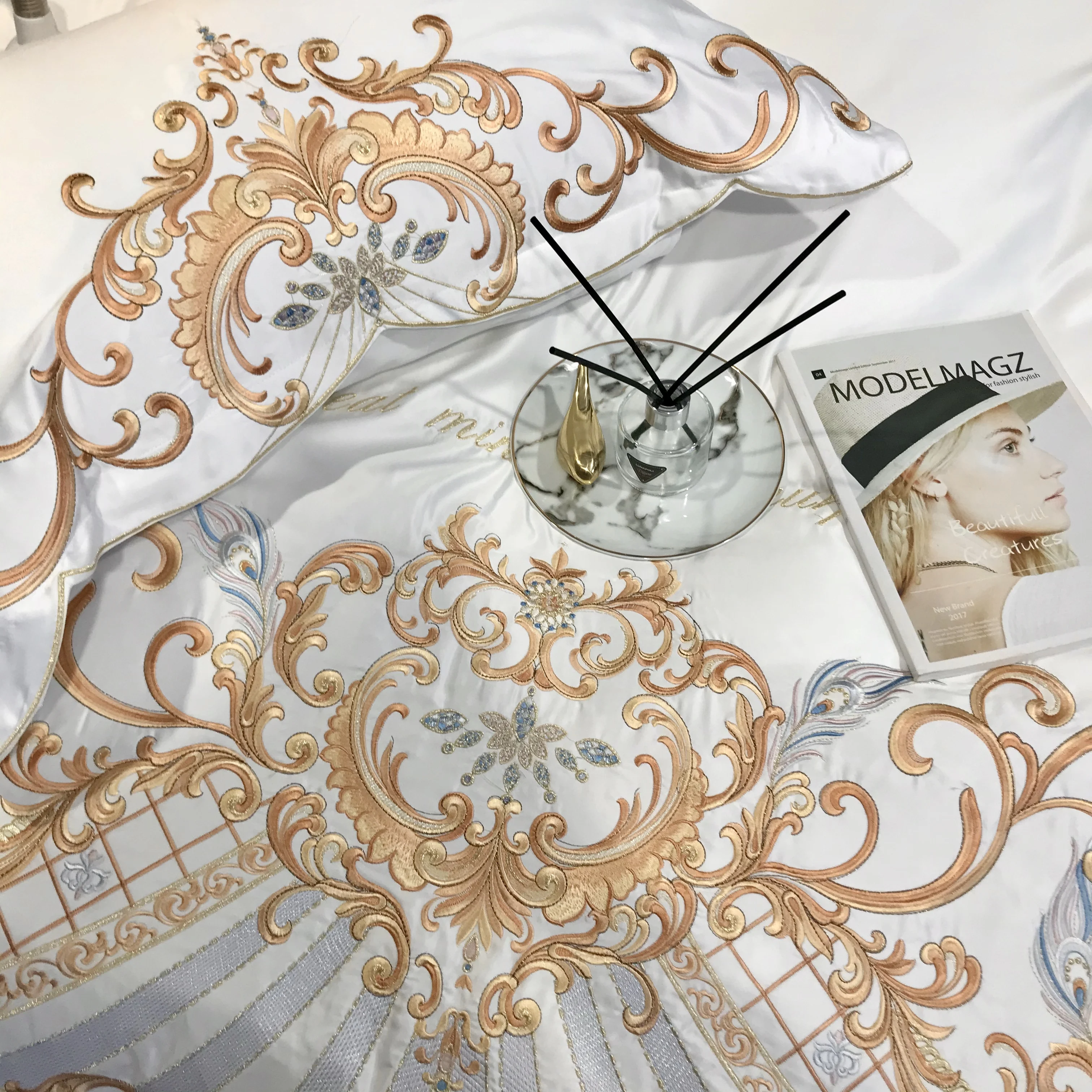 

Luxury Gold Embroidery Breathable Silk Cotton Bedding Set Queen King Double Duvet Cover Set Bed Linen Pillowcases Home Textile
