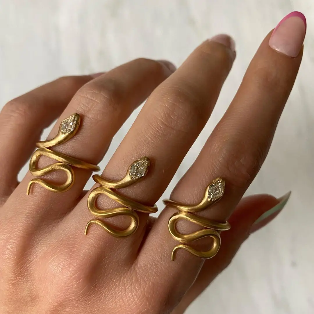 

Retro Zircon Snake Rings For Women Gold Color Crystal Snake Finger Rings Vintage Gothic Weddings Party Jewelry anillos mujer