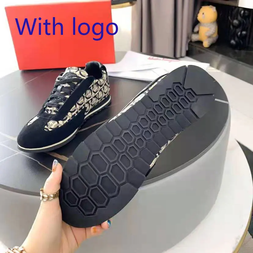 

Men's Sports Shoes High Quality Retro Sneakers Fashion Casual Trainers All-Match Lace-up Flat Shoe Breathable Anti-Slip Footwear