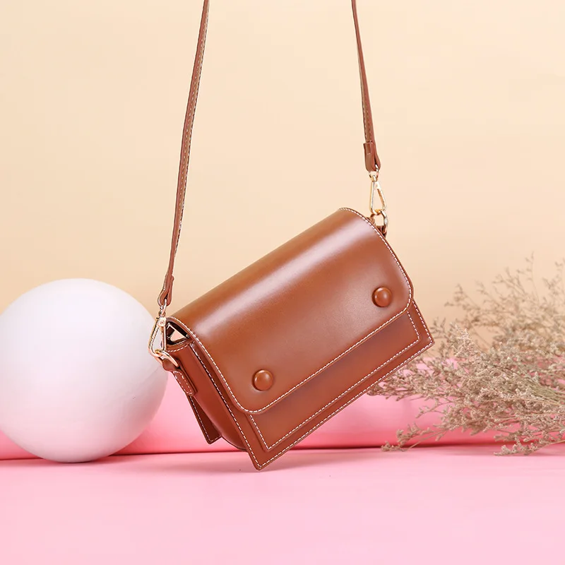 

Light Luxury Retro Oil Wax Simple Solid Color Ladies Small Square Bag 2021 New Commuter All-match Single Shoulder Messenger Bag