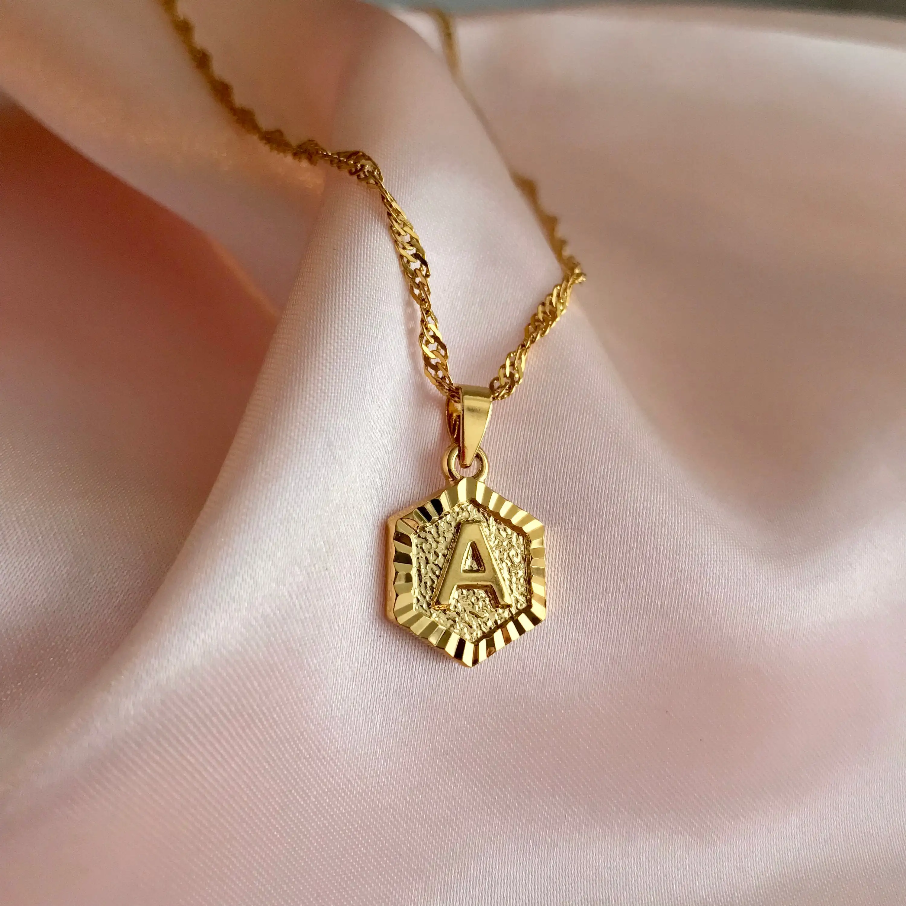 Женское ожерелье с подвеской в виде шестигранной подвески из нержавеющей