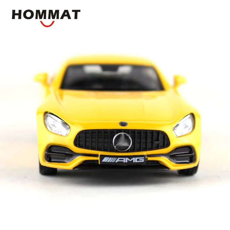 Модель спортивного автомобиля HOMMAT в масштабе 1:36 желтая AMG GTS игрушечная литая из