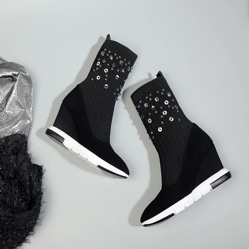 Женские ботильоны на платформе черные замшевые ботинки резиновой подошве с