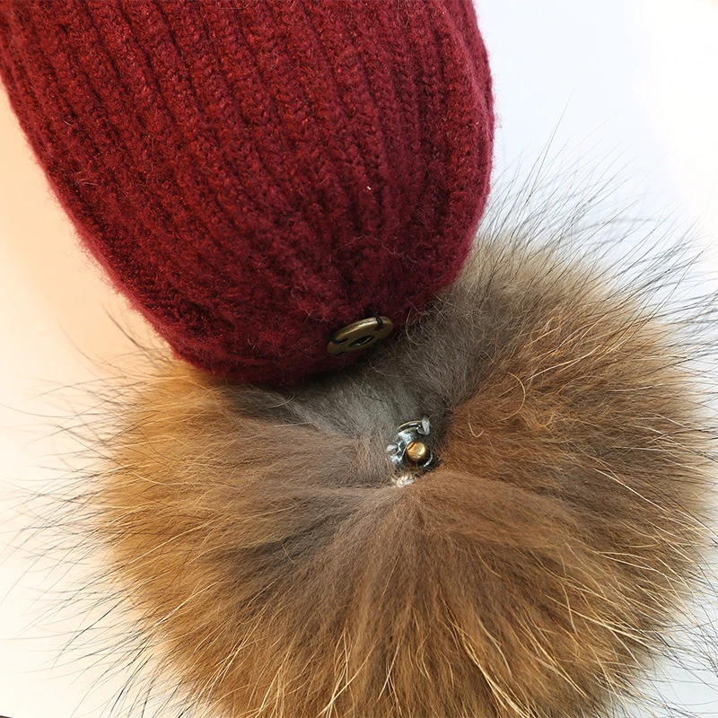 

Winter Hats Fashion Vertical Vertical Stripes for Women Cashmere Knitted Hat Female High Quality Fur Pom Pom Autumn Warm Beanie