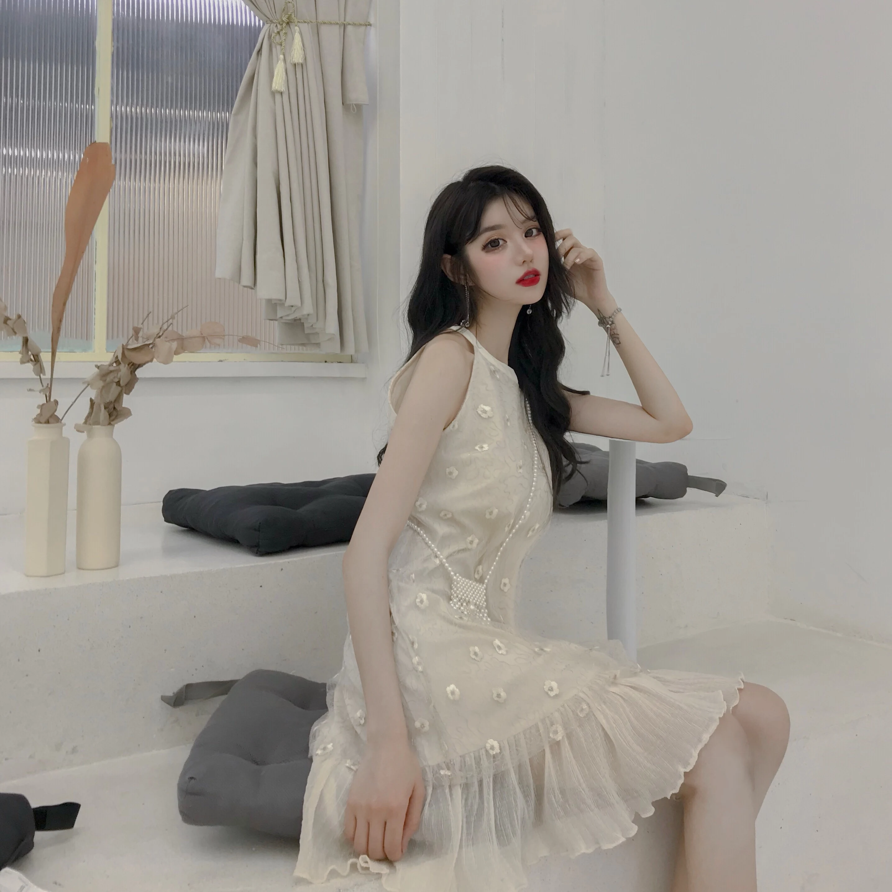 flower embroidered gauze falbala neck strap big pendulum dress |