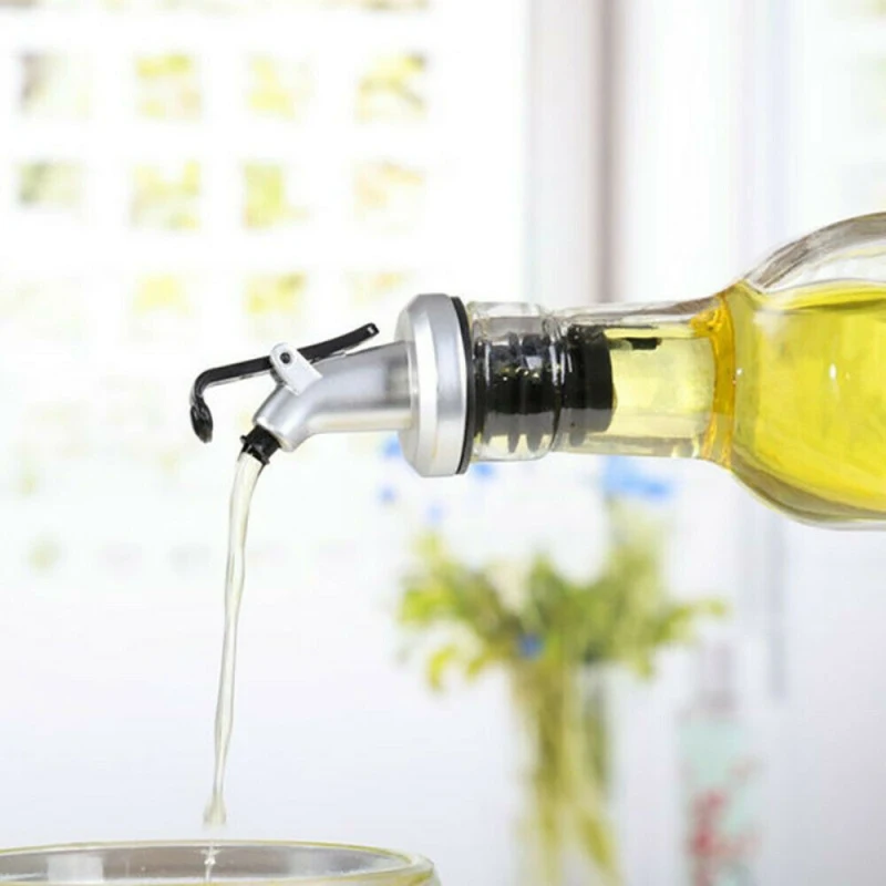 

Hot Sale Olive Oil Sprayer Liquor Dispenser ABS Lock Wine Pourers Flip Top Drink Wine Stopper Leak-proof Nozzle Kitchen Tools