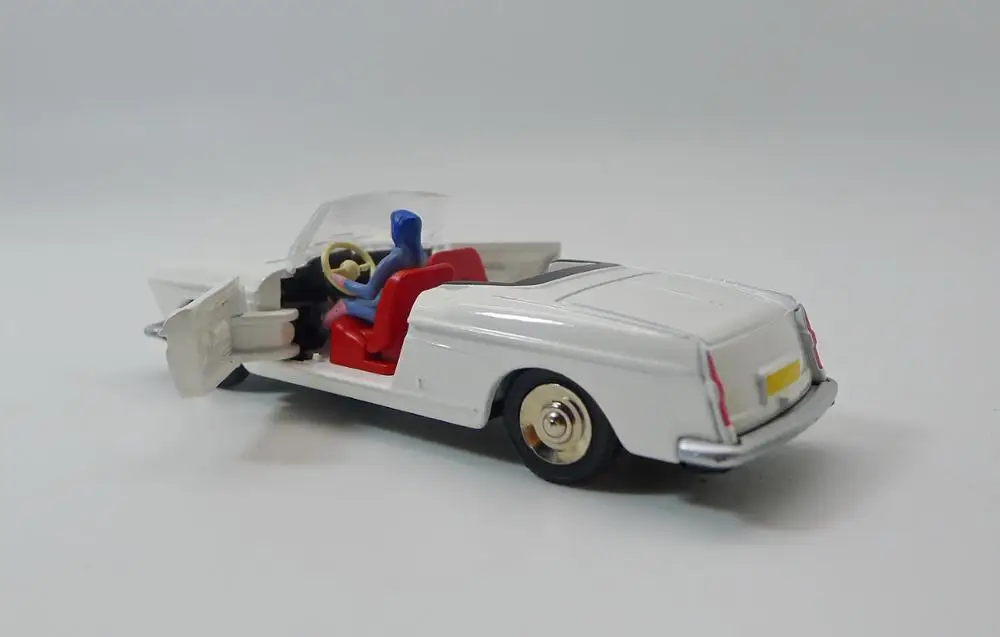 Atlas Dinky Toys 528 PEUGEOT 404 Cabriolet 1:43 литой модельный автомобиль