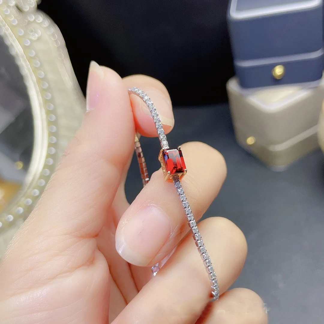 

Женский браслет из серебра 100% пробы, с натуральным гранатом