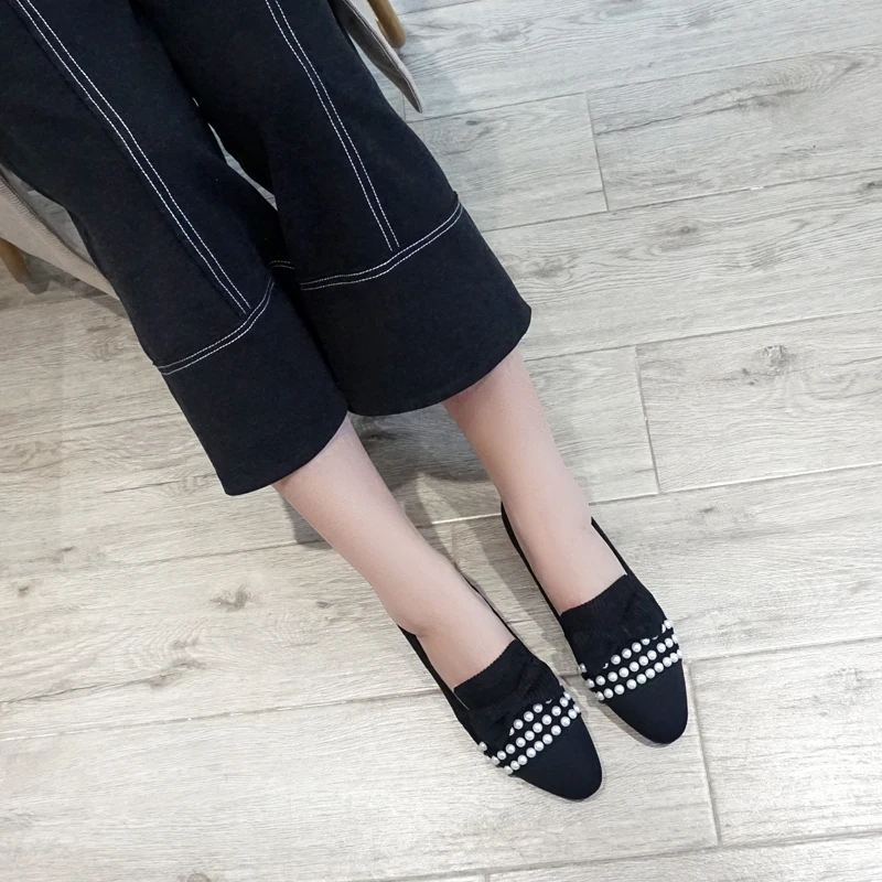 Дизайнерские оригинальные туфли на плоской подошве с жемчугом милые женские в