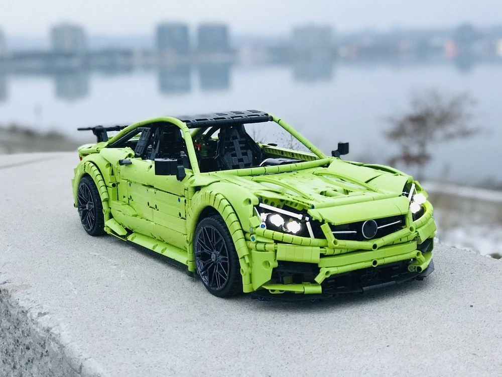 

3800+PCS Small particle technology building block moc-60193 remote control sports car c63amg assembled toy boy's birthday gift