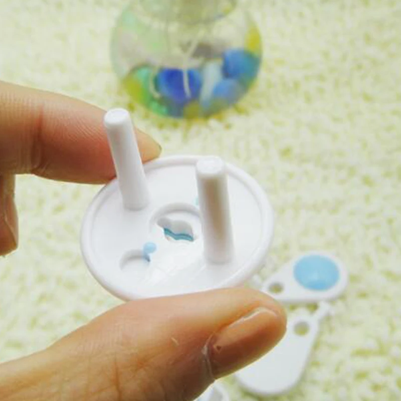 Protection 6 pcs Russian EU European Euro security Child Electric Socket Outlet Plug Two Phase Safe Lock Cover Baby Kids Safety