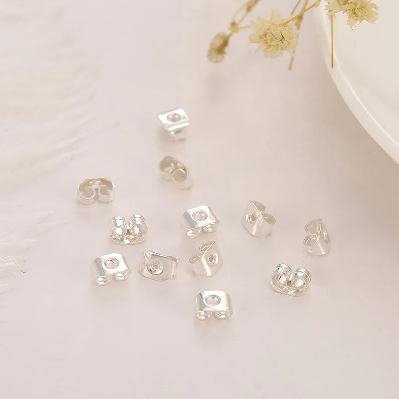 Набор сережек серьги-гвоздики с задней пробкой компоненты в виде бабочек