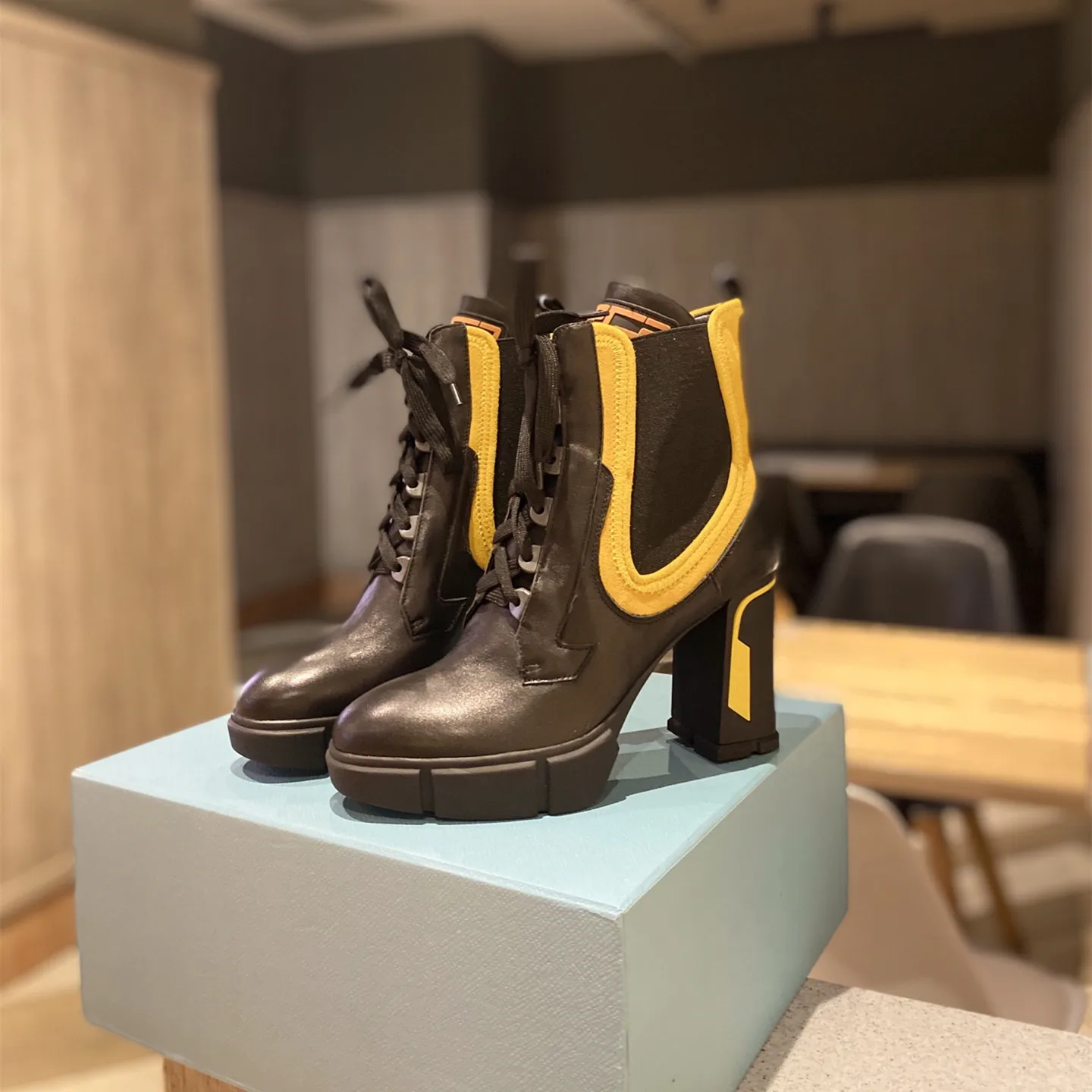 

Women Platform Round Toe Boots Ladies Genuine Leather Height Increasing Ankle Boots Zapatos Botines Mujeres Designer Shoes