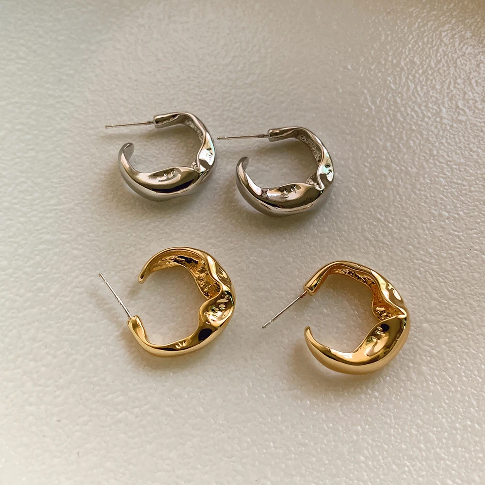 

Han Edition Of Fashionable Women Irregular Earrings Metal Cold Fold C Shape Earrings Adorn Article